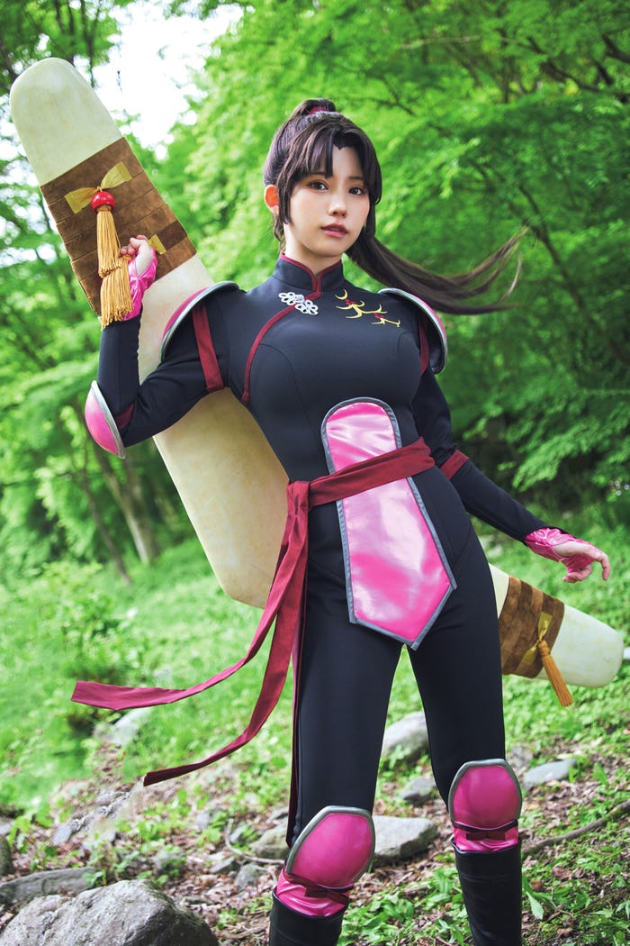 「えなこ×るーみっくわーるどコラボ コスプレ写真集『こすみっくわーるど』」写真/藤城貴則