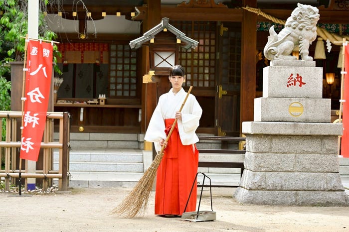 浜辺美波「もしもこの世が舞台なら、楽屋はどこにあるのだろう」第3話(C)フジテレビ