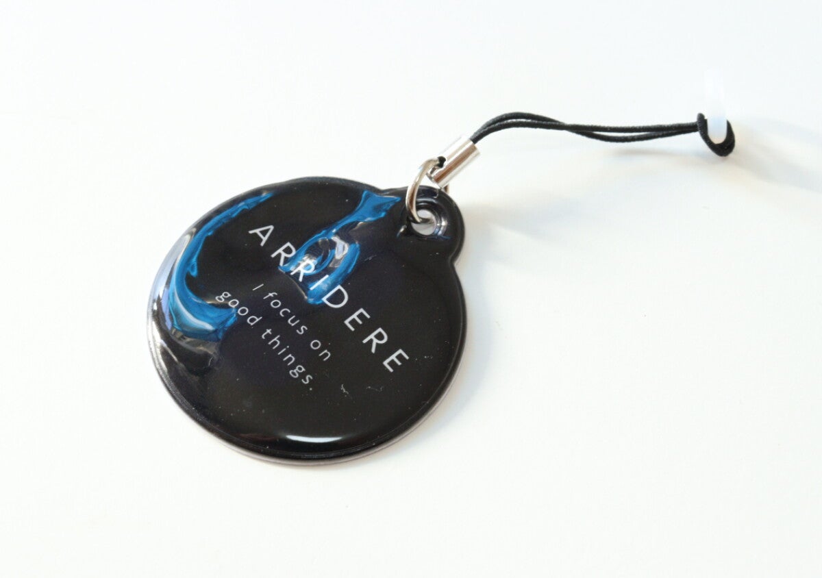 傘をさしたまま両手が使える！大人も使いやすい100均便利グッズ