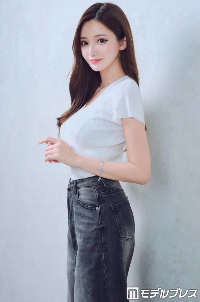 青柳菜々(C)モデルプレス