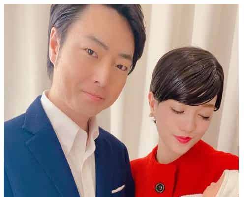 小泉進次郎大臣&滝川クリステル夫婦が第一子抱く3ショット…と見間違える激似モノマネ 新喜劇・信濃岳夫&金原早苗が話題に