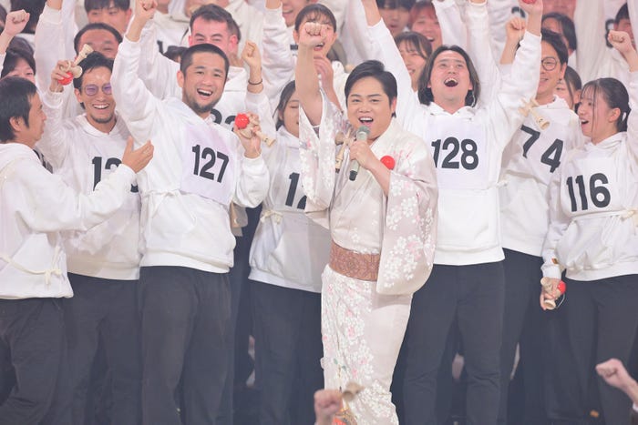 「第76回NHK紅白歌合戦」三山ひろし(C)NHK