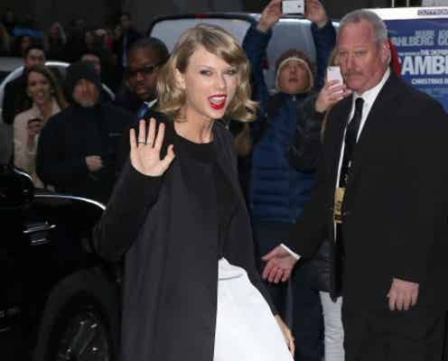テイラー・スウィフト、一足早い誕生日をソウルの女王がお祝い