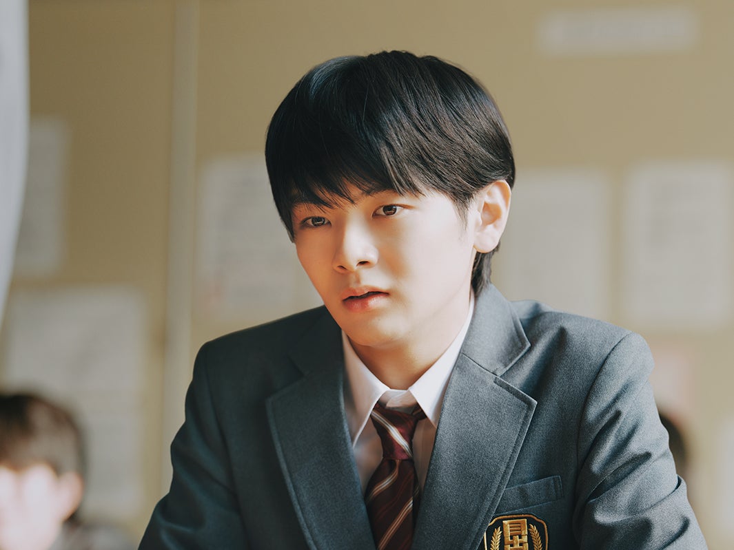 齋藤潤（C）仲間りょう／集英社 　（C）2026 映画「⾼校⽣家族」製作委員会