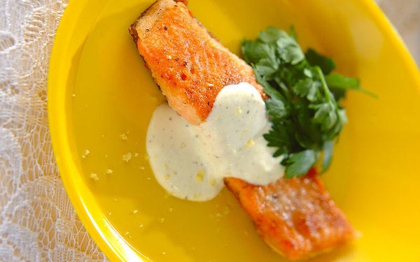 【紅の豚】ポルコがホテル・アドリアーノで味わうご馳走「サーモンのムニエル」