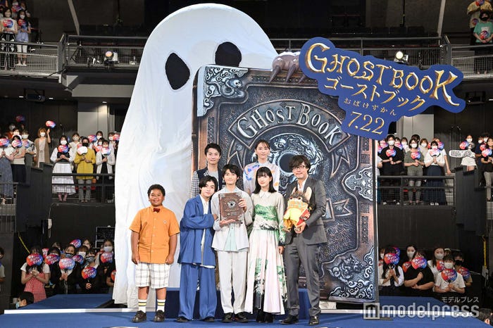 (前列左から)サニーマックレンドン、柴崎楓雅、城桧吏、吉村文香、山崎貴監督、(後列左から)神木隆之介、新垣結衣 (C)モデルプレス