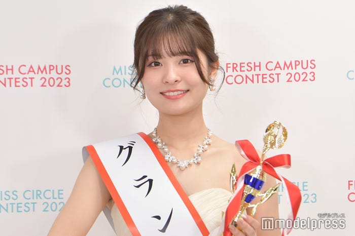 「MISS CIRCLE CONTEST 2023」グランプリを受賞した入山七菜さん(C)モデルプレス