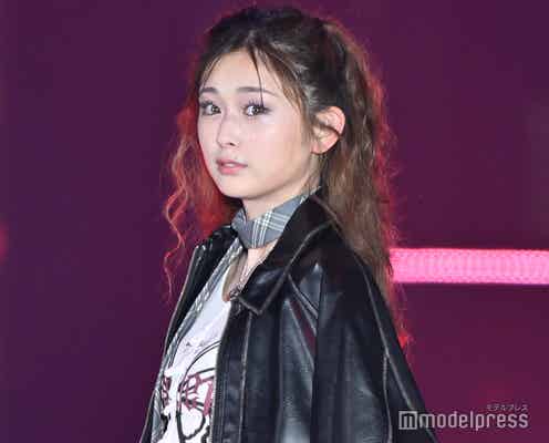 ゆうちゃみ、変形Tシャツからウエストチラリ【GirlsAward 2024AW】