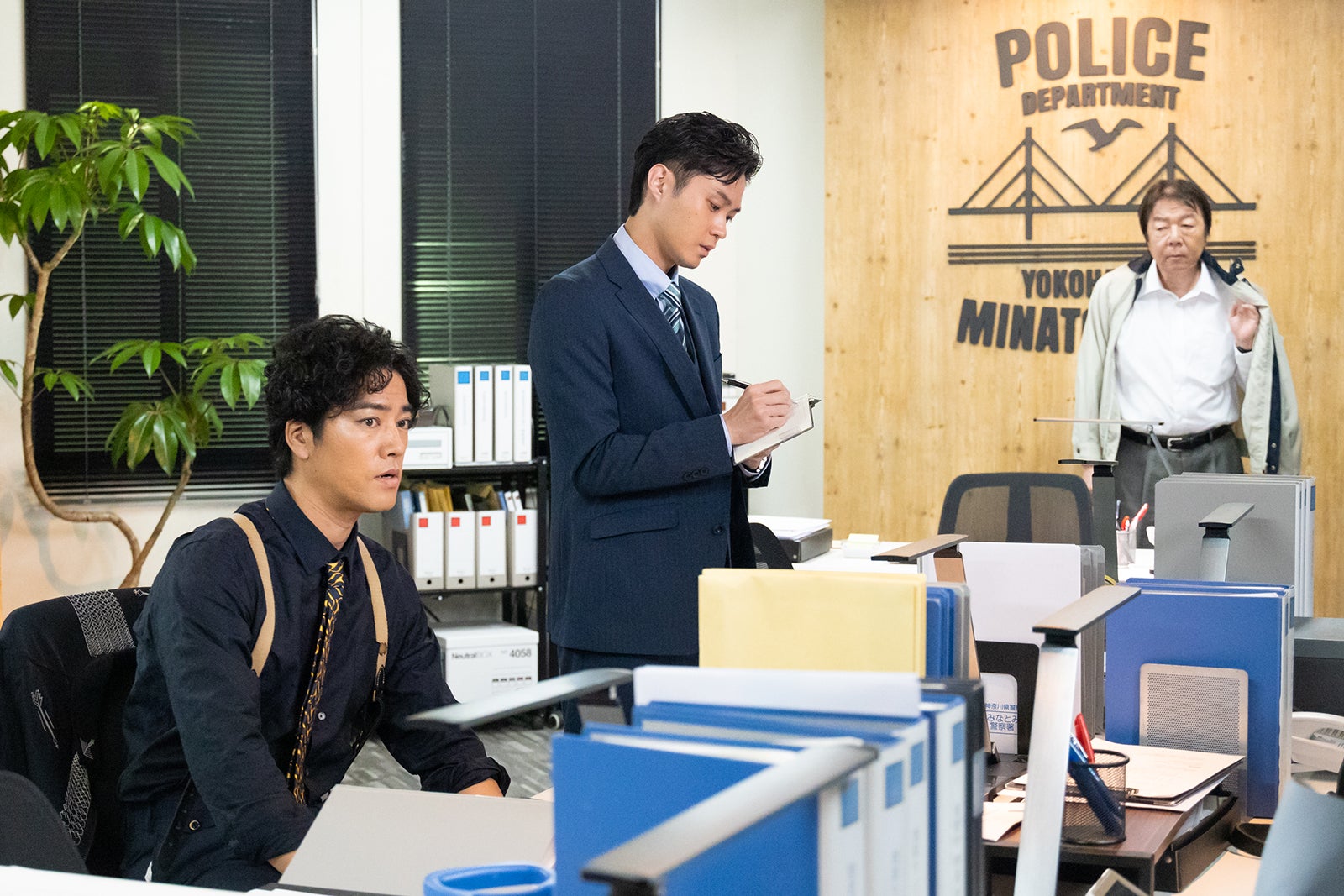 桐谷健太、磯村勇斗「ケイジとケンジ、時々ハンジ。」第3話より（C）テレビ朝日