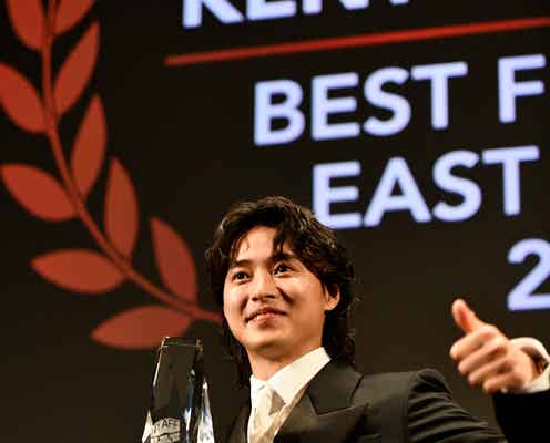 山崎賢人“日本人初”の授賞に喜び ニューヨークのセレモニー出席・英語で堂々スピーチ【キングダム 大将軍の帰還】