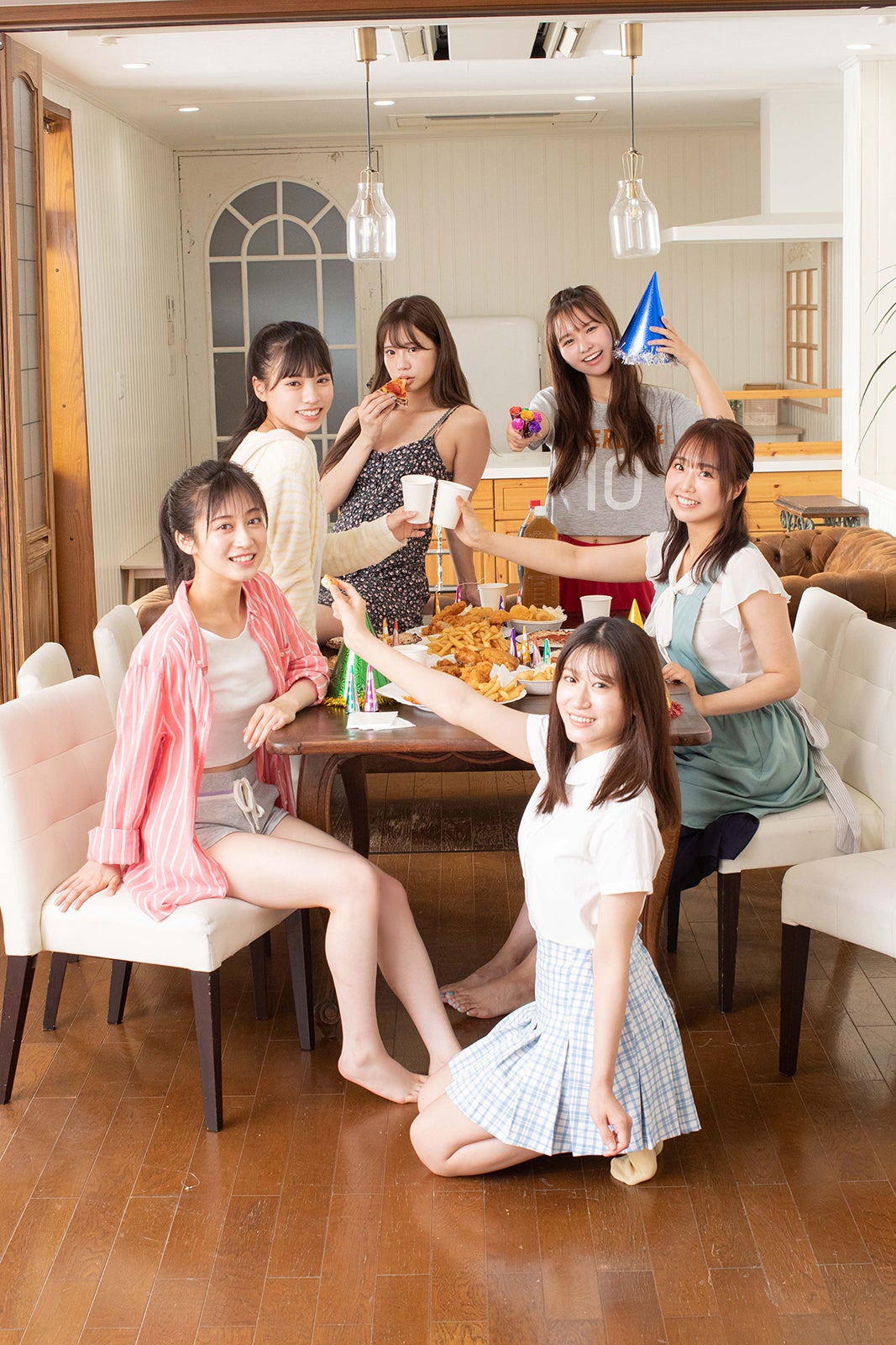 NMB48早川夢菜の初水着・渋谷凪咲の大喜利対談…“メンバー全員