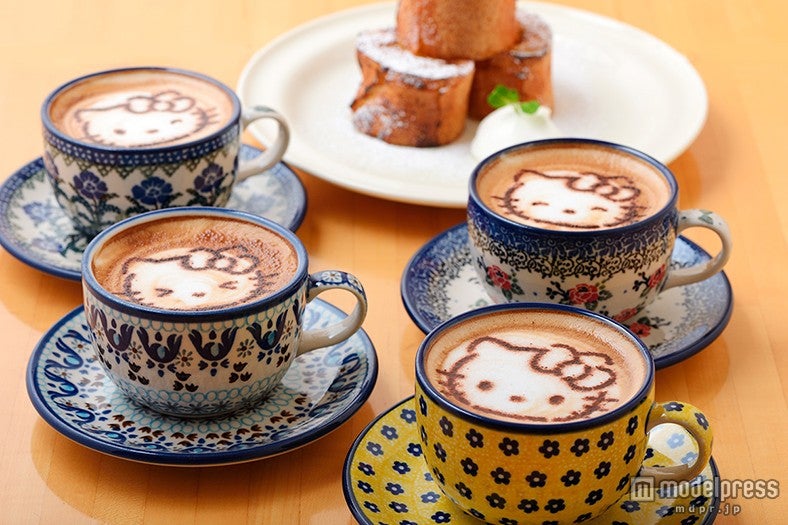 「ハローキティ カフェラテ」（CAFE FREDY）