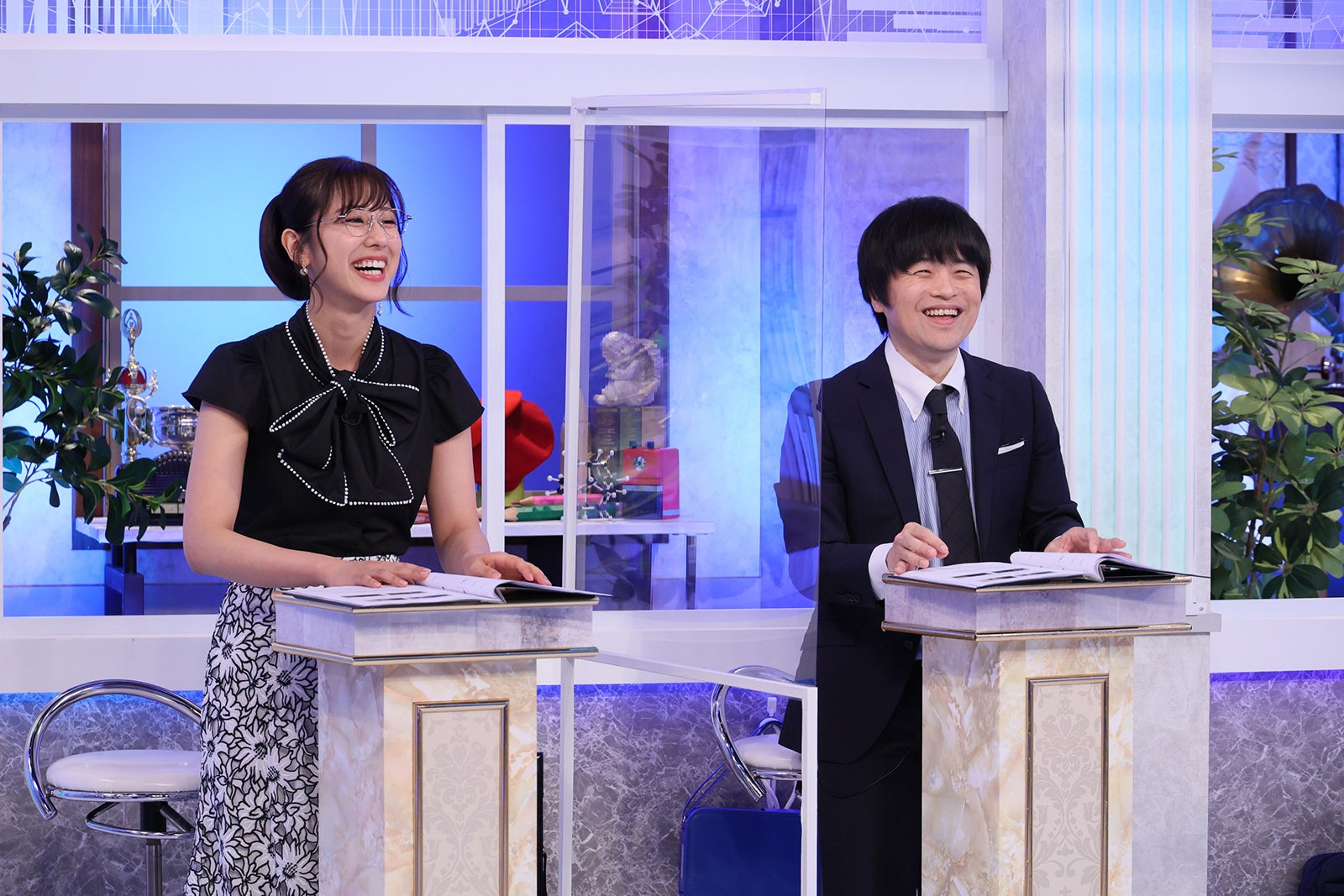 斎藤ちはる、バカリズム （C）テレビ朝日