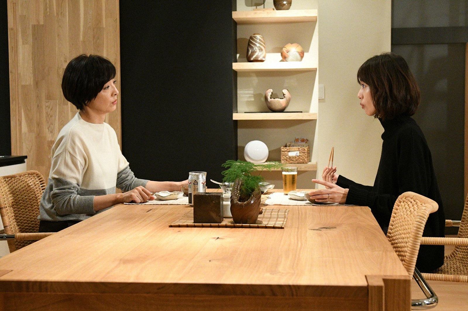 草刈民代、戸田恵梨香／「大恋愛～僕を忘れる君と」第7話より（C）TBS