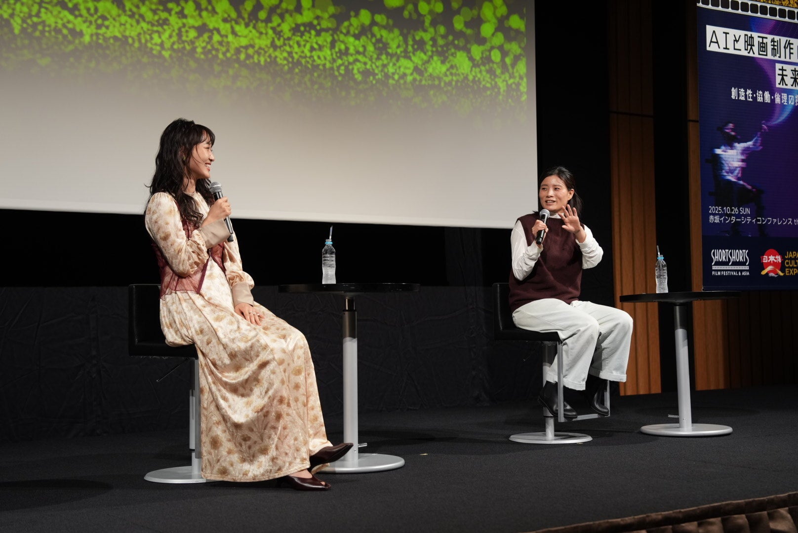 菅井友香、孫明雅監督（C）TopCoat