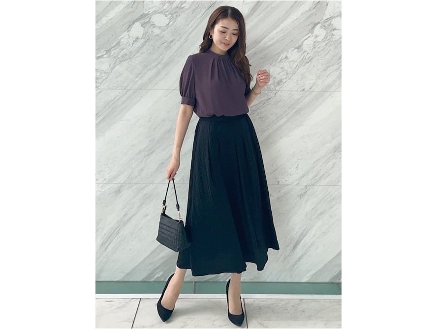 【OKコーデ】後ろだけゴムを入れたウエストゴムは見た目もすっきり　出典：WEAR