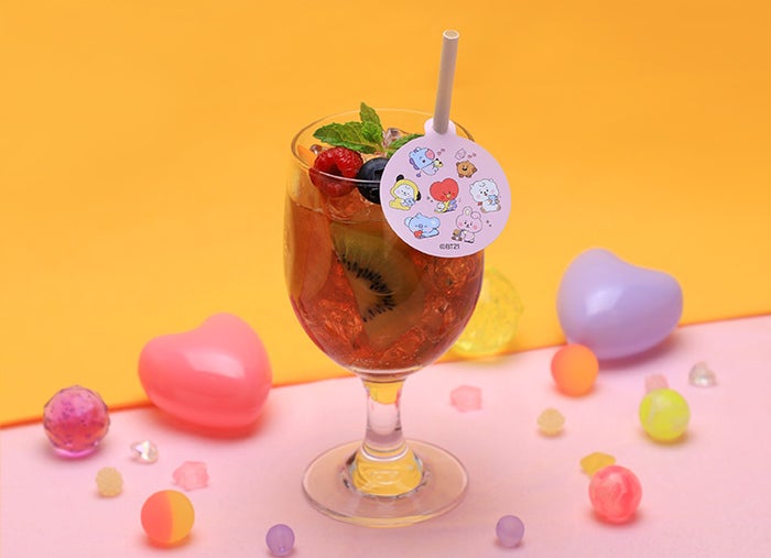 しゅわしゅわフルーツティー税込990円(C)BT21
