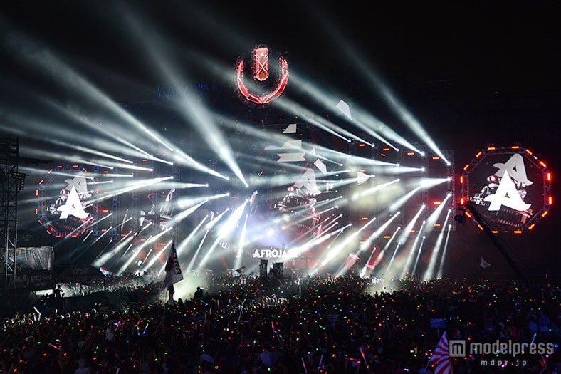 「ULTRA JAPAN 2015」Afrojackステージの様子