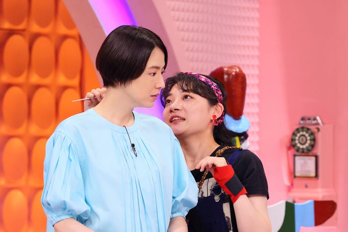 長澤まさみ&三浦透子 (C)カンテレ