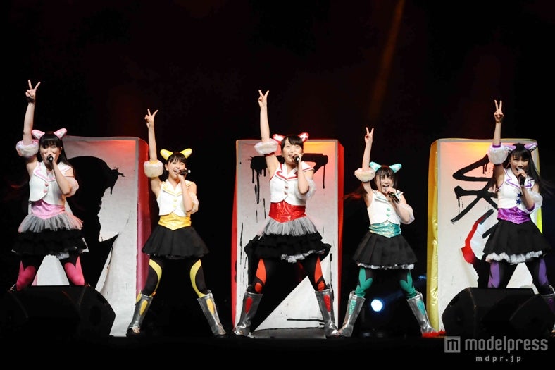 ももクロ、キュートな「セーラーコスプレ」で観客をメロメロに