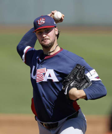 WBC 米国代表の球場入りでスキーンズが大注目！ブルースーツ＆ネクタイの勝負服が大反響「とても印象に残る」「スキーンズにしか目が行かない」