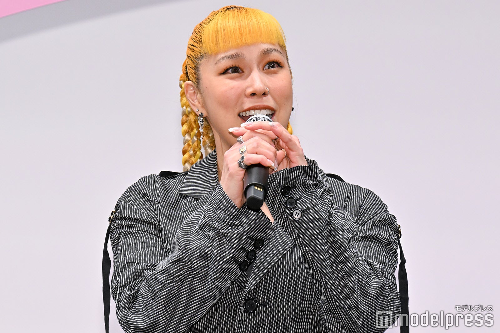 AI（C）モデルプレス