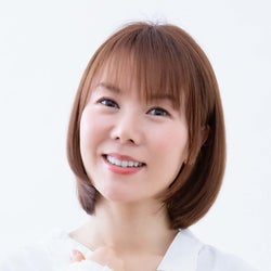 半崎美子、母の偉大さを讃えたニューシングル「母へ」収録詳細、新アー写・ジャケ写公開