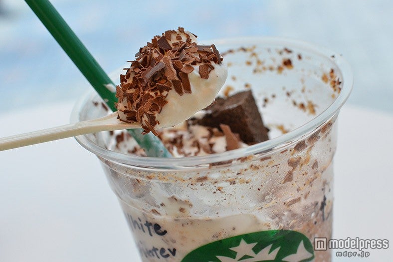 クランブル状のビスコッティとカカオニブが楽しい食感