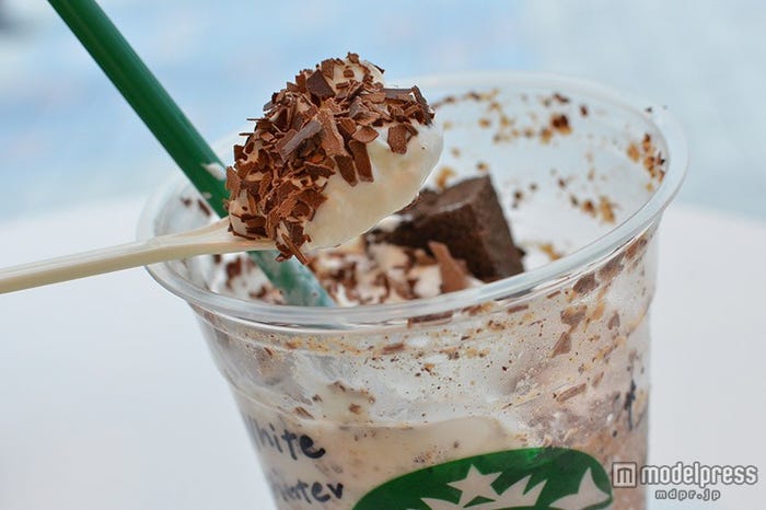 クランブル状のビスコッティとカカオニブが楽しい食感