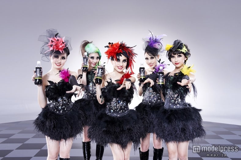 ももいろクローバーZ、黒ドレス×大人メイクでセクシーダンス　撮影スタッフも絶賛