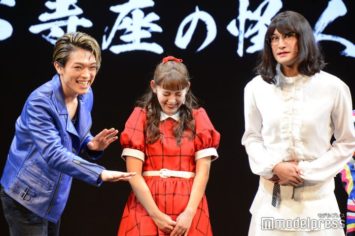 松岡昌宏から“イケメンゴリラ”の称号を授かった原嘉孝/原嘉孝、矢作穂香、松岡昌宏(C)モデルプレス