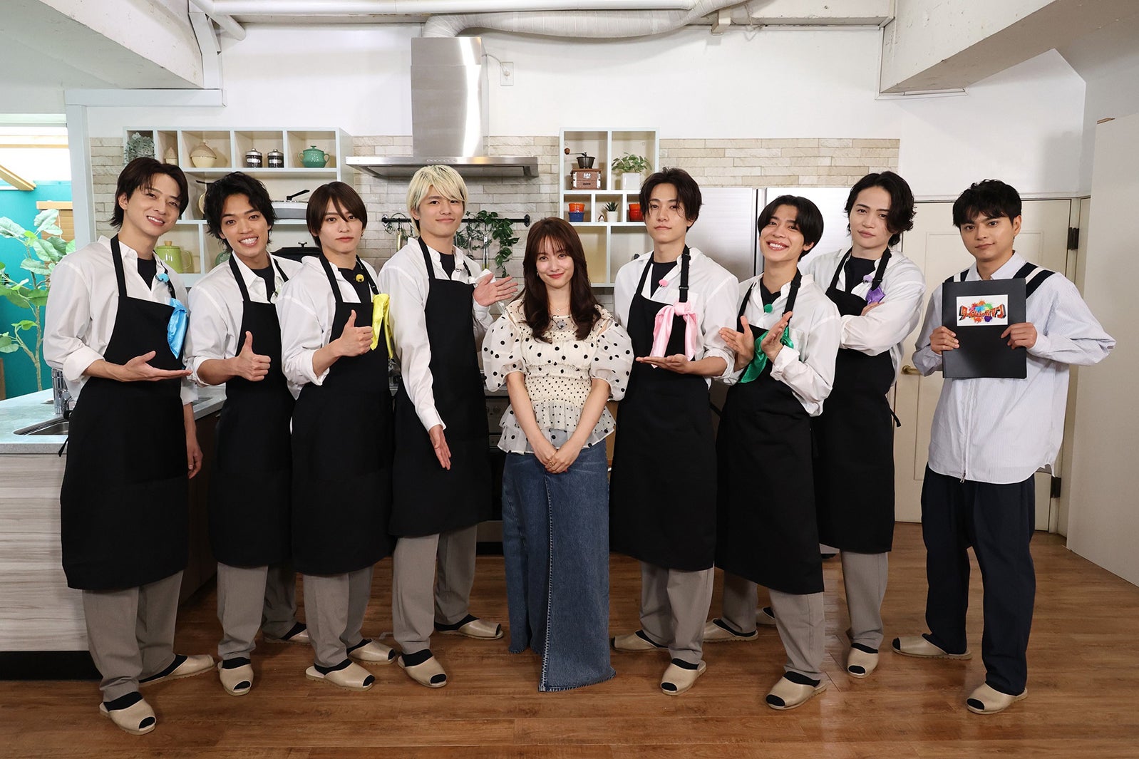 timelesz、佐藤勝利持ち込み企画「穴埋めクッキングマン」再挑戦 羽根付きギョーザ作りで個性発揮