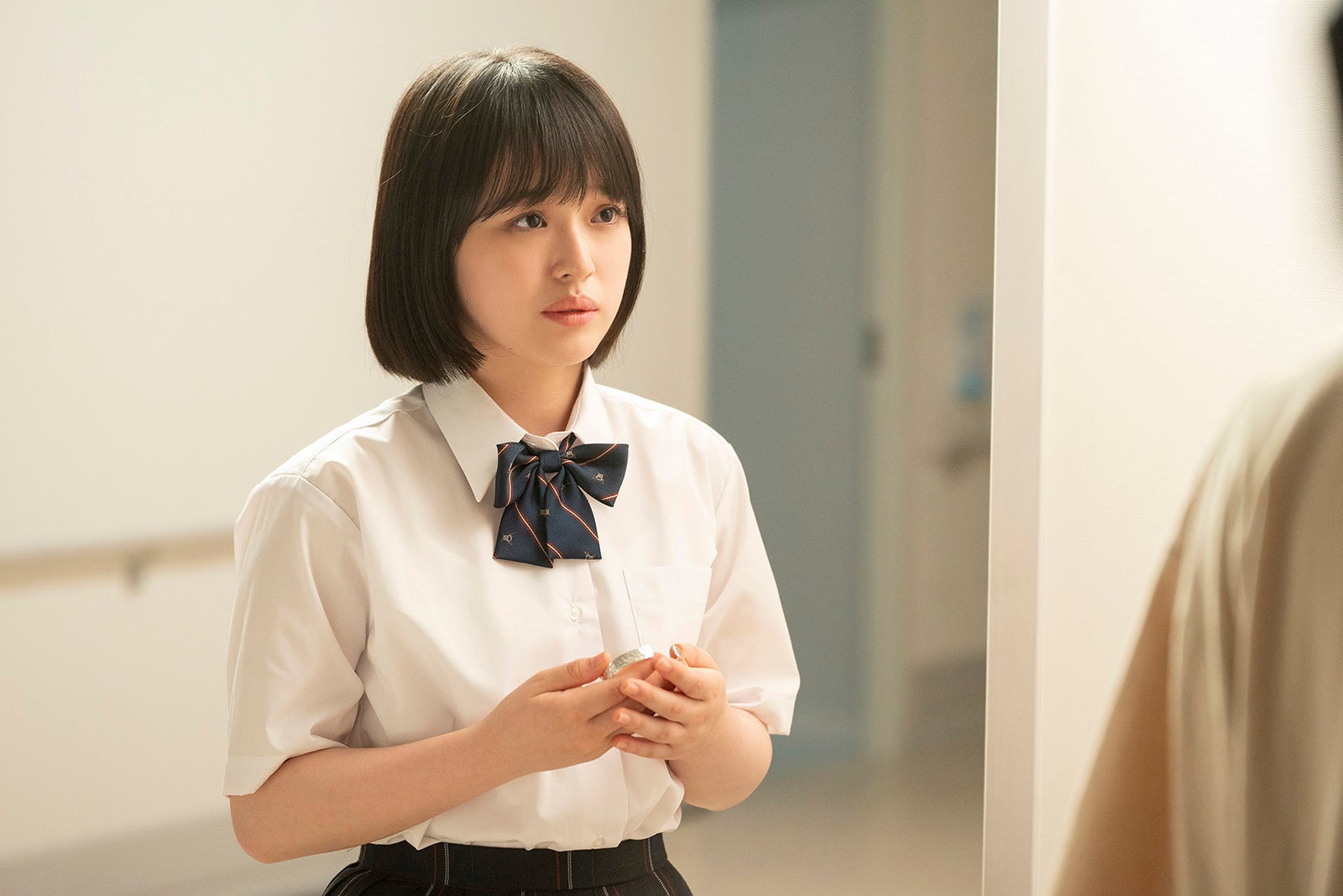 豊嶋花「みなと商事コインランドリー2」第10話より（C）缶爪さわ・椿ゆず／KADOKAWA／「みなと商事コインランドリー2」製作委員会