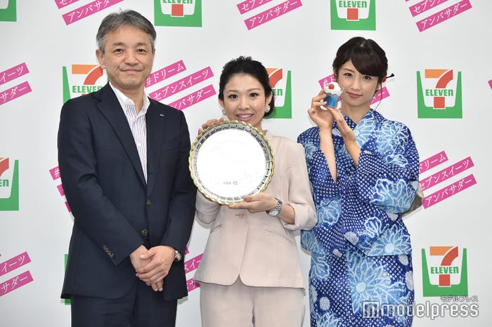 (左から)石橋誠一郎氏、saaさん、小倉優子(C)モデルプレス