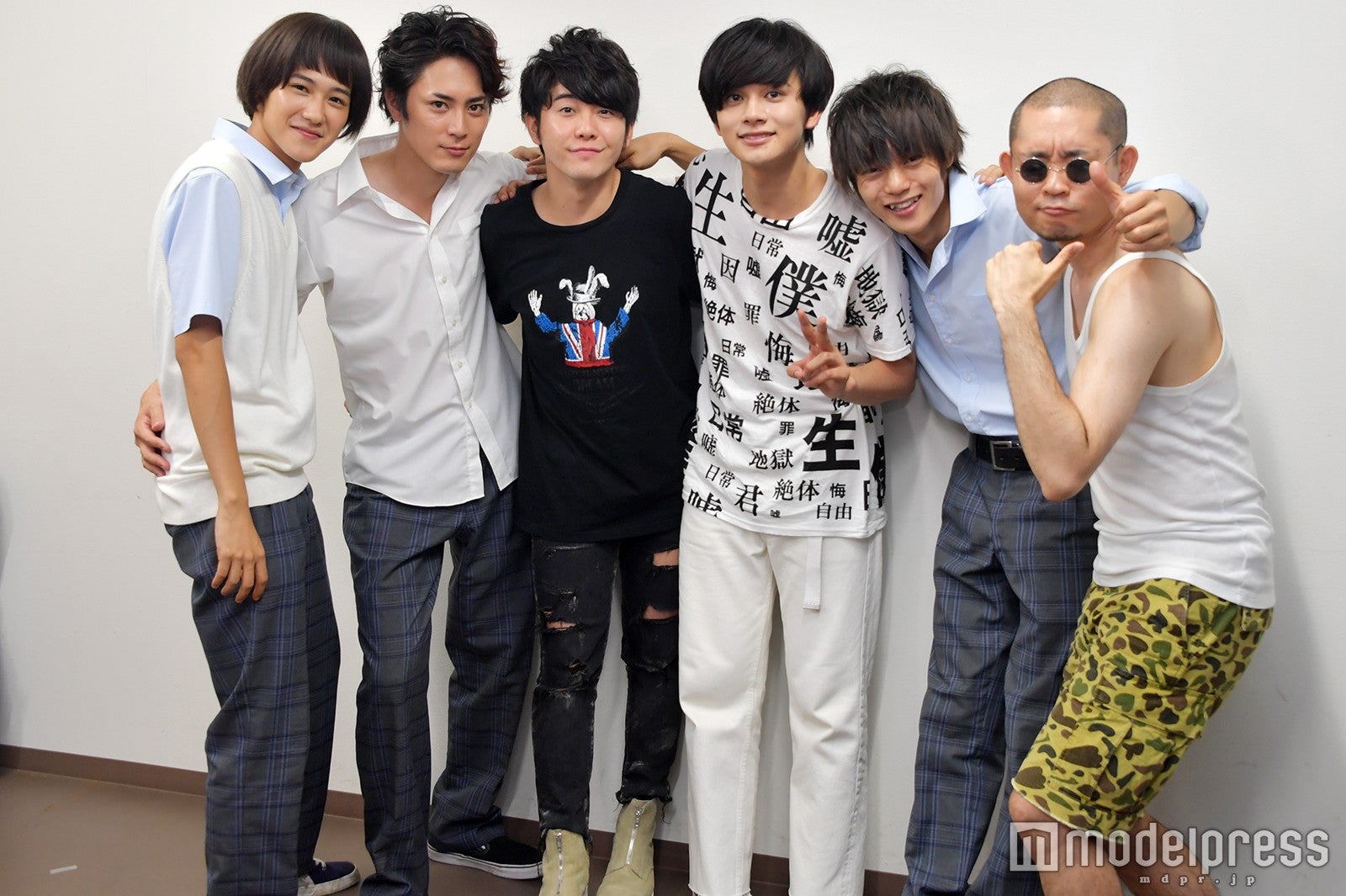 （左から）葉山奨之、間宮祥太朗、大森元貴（Mrs. GREEN APPLE）、北村匠海（DISH//）、窪田正孝、今野浩喜（C）モデルプレス