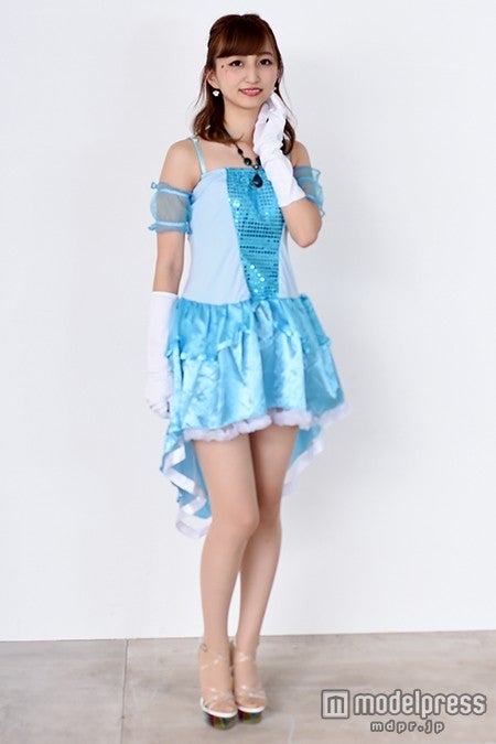 シンデレラ風（ワンピース、アームアクセ、手袋、チョーカー）