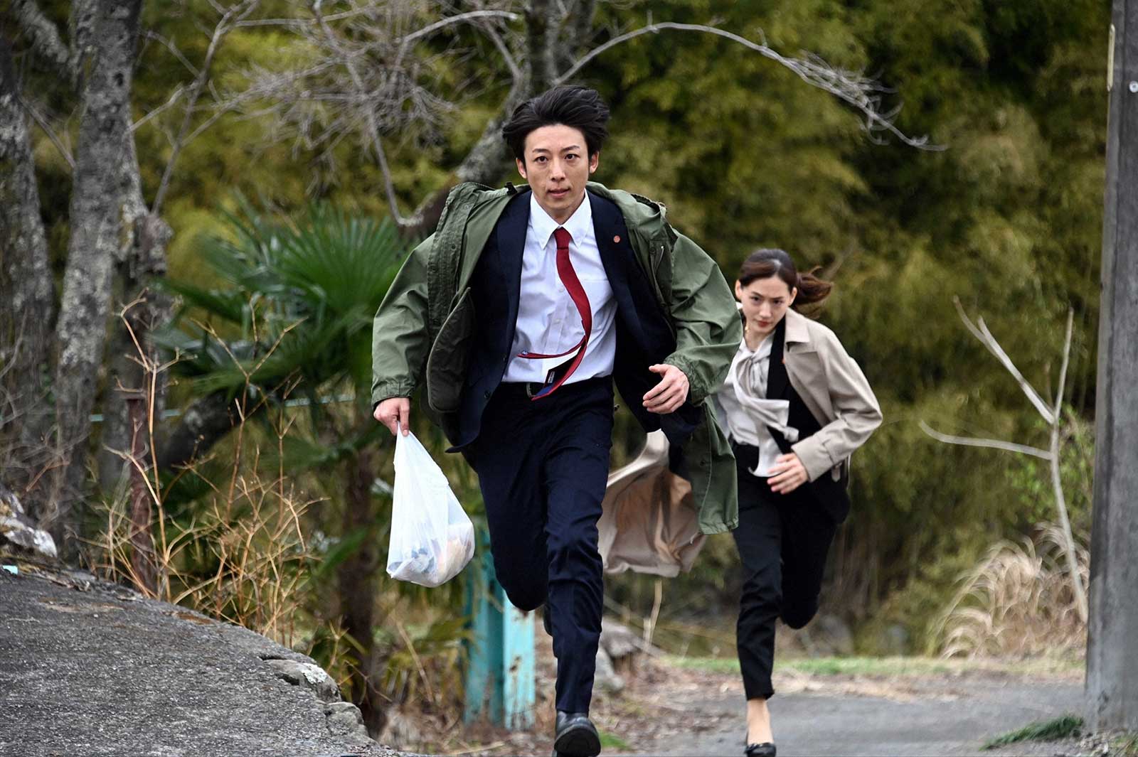 高橋一生、綾瀬はるか「天国と地獄 ～サイコな2人～」第9話より（C）TBS