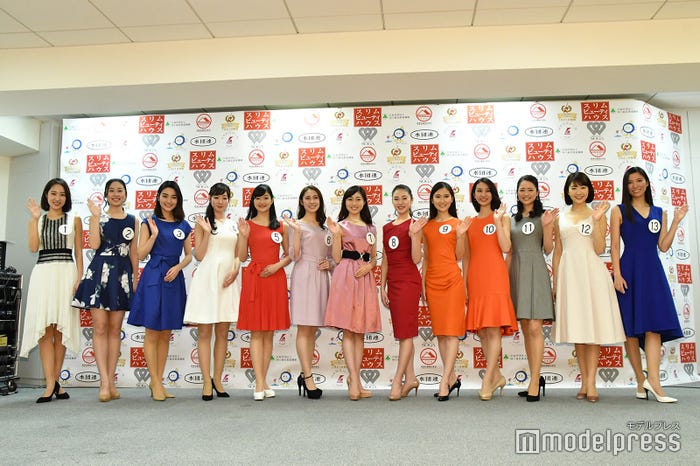 (左から)藤本麗華さん、中村真緒さん、谷桃子さん、小西夏貴さん、度會亜衣子さん、中村有沙さん、高橋梨子さん、八嶌円香さん、工藤みゆきさん、飯嶌優香さん、山本花菜さん、西尾菜々美さん、井上美優さん(C)モデルプレス