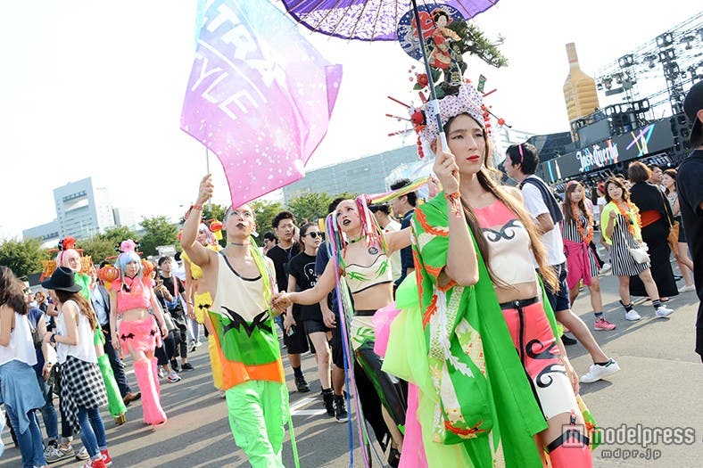 日本を意識したというヘアスタイルのカロリナ