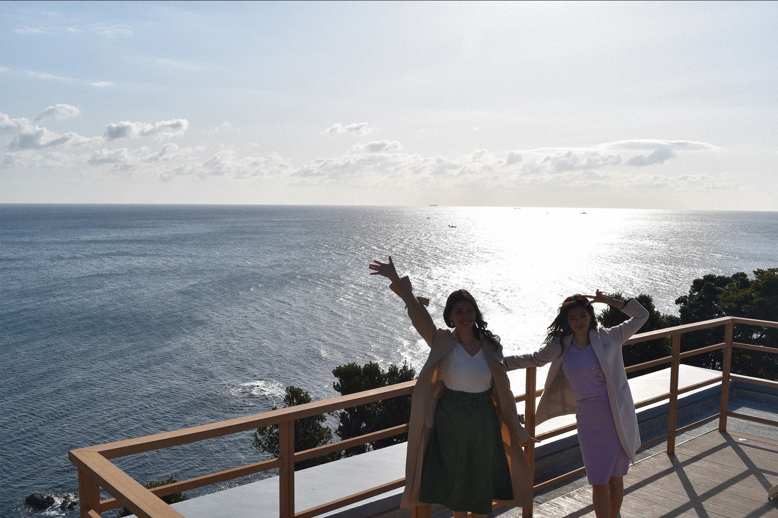 （左から）橋本マナミ、葉加瀬マイ（C）TBS