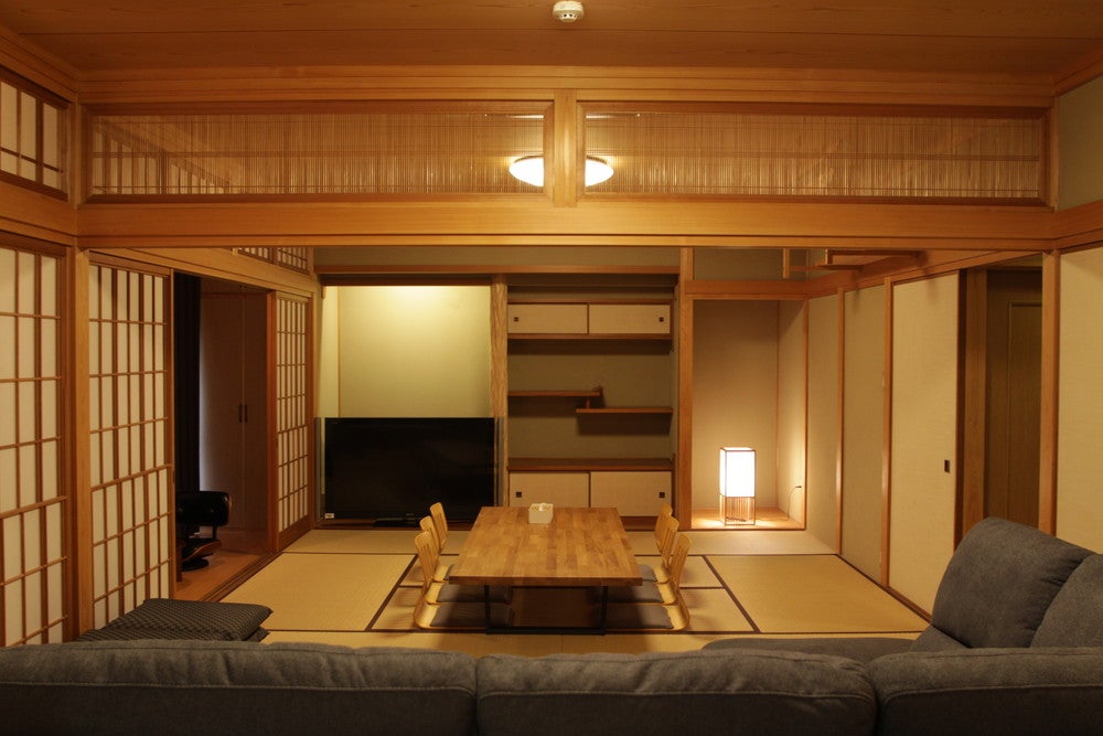 香川に“1日1組限定”貸切宿「おとまり忠左衛門『吉野』」空き家を宿に再生