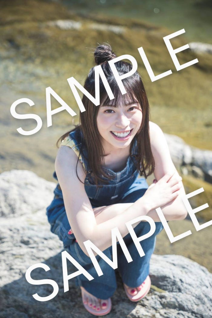 東村芽依/楽天ブックスポストカード(C)藤本和典/白夜書房