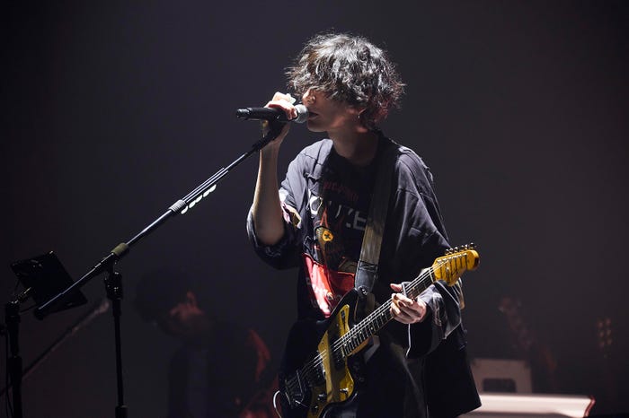 米津玄師「米津玄師 2019 TOUR/脊椎がオパールになる頃」より(提供画像)