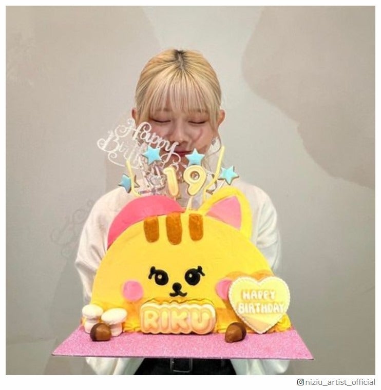 NiziUリク、19歳バースデー迎え祝福に感謝「NiziUもWithUも大好き」