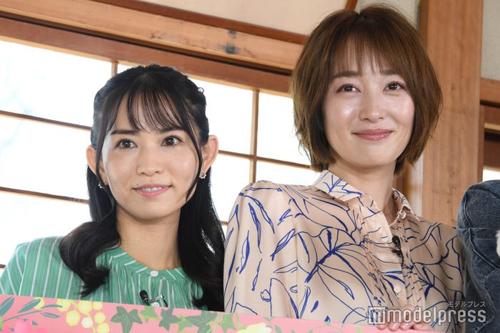 友人役の市川由衣と高梨臨(C)モデルプレス