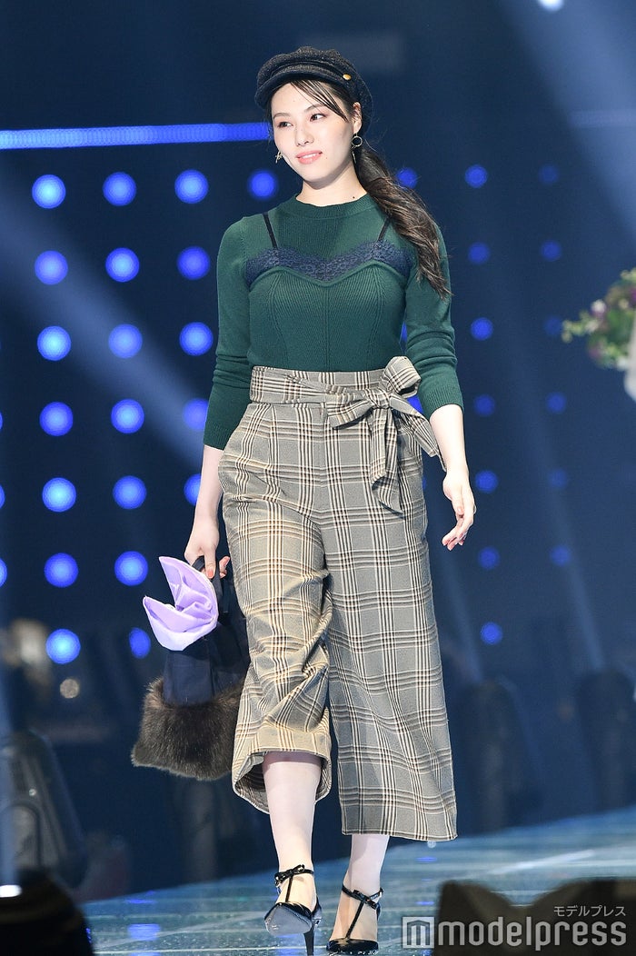 元乃木坂46相楽伊織 タイトニットでボディライン際立つ Tgc19a W モデルプレス 元乃木坂46相楽伊織 タイトニットでボディライン際立つ Tgc19a W モデルプレス