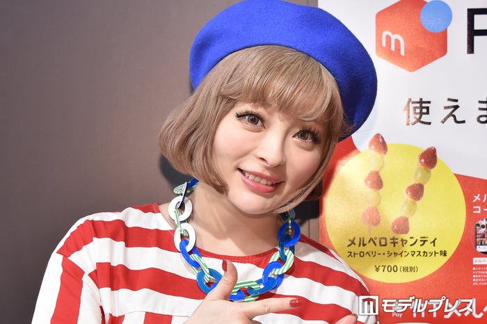 きゃりーぱみゅぱみゅ、ハイトーンカラーの最新ヘア公開「お人形さんみたい」「綺麗なママ」の声