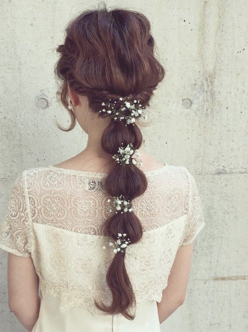 髪をきれいにまとめた女性