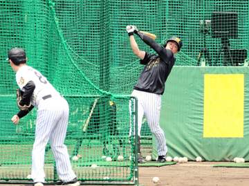 阪神・近本 フリー打撃再開 骨折から2カ月、復活へ23スイング「順調には進んでいます」 