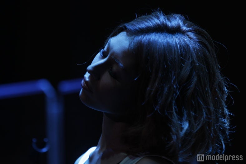「MTV Unplugged」に出演したBENI